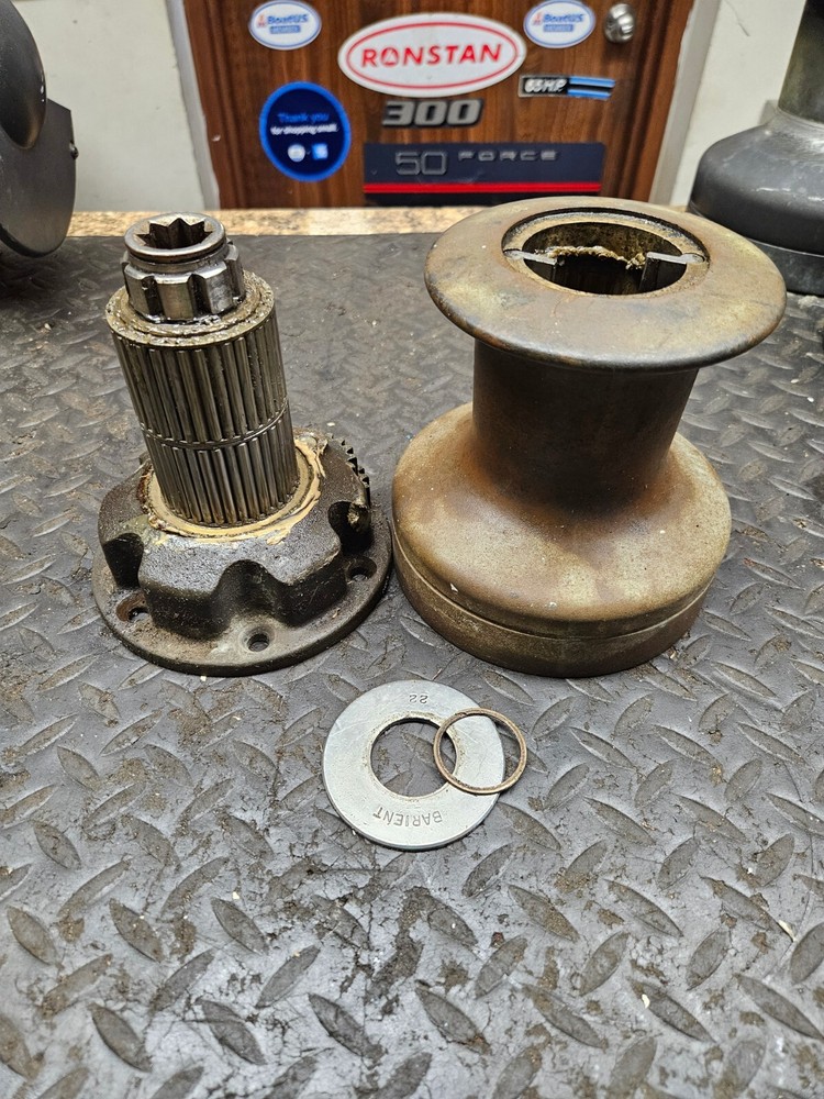 Barient 22 Two Speed Winch Bronze
