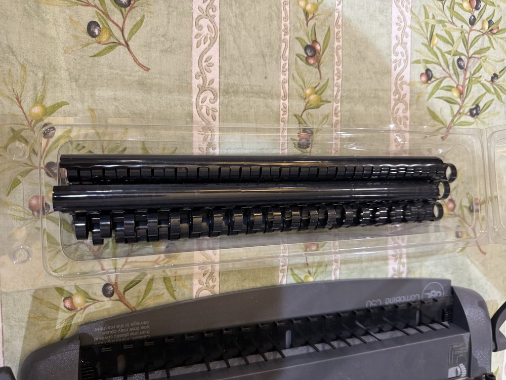 GBC CombBind C50 Binding Machine + Plastic Binding Combs- Office or School Use
