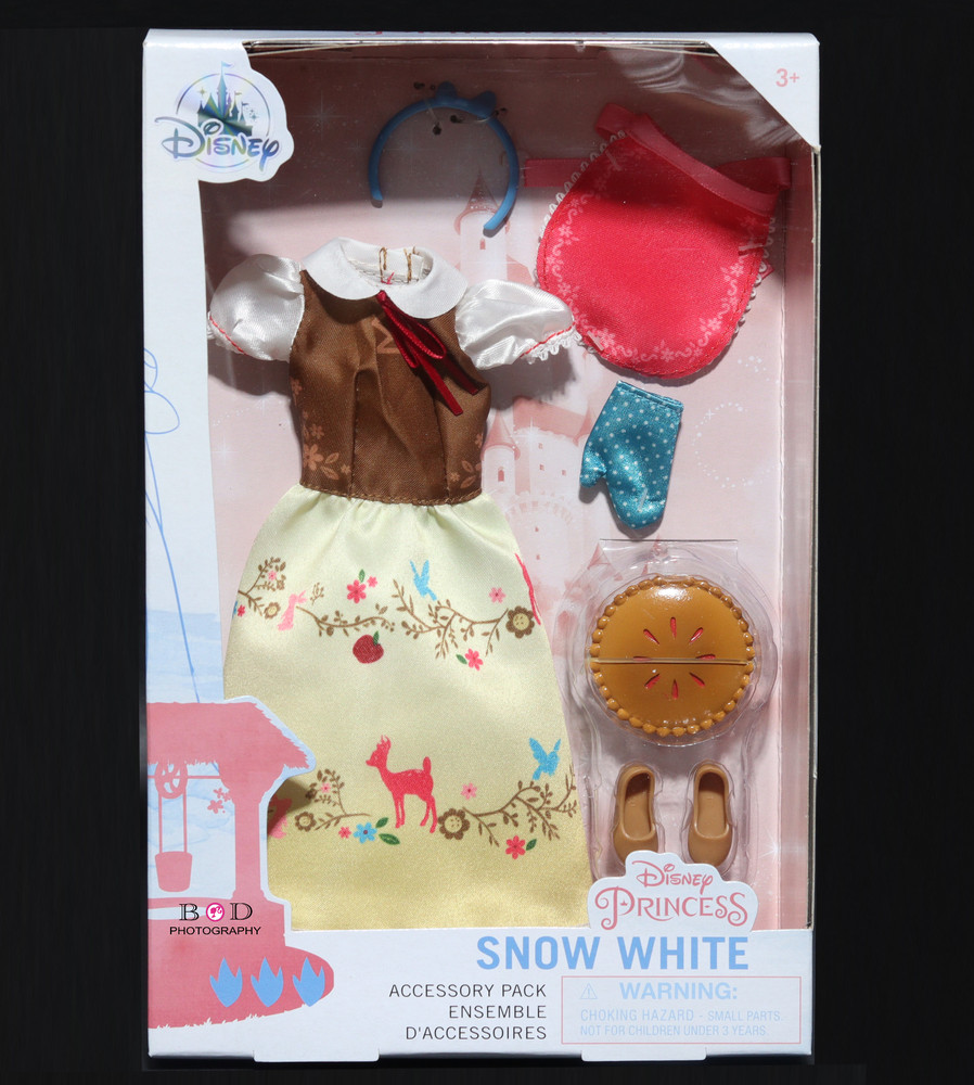 Disney Store Snow White Classic Doll Accessory Pack