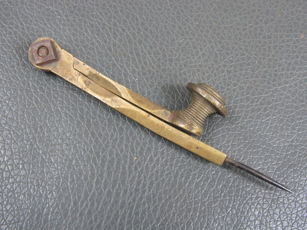 Vintage 3 5/8" brass drawing compass old tool by Helix