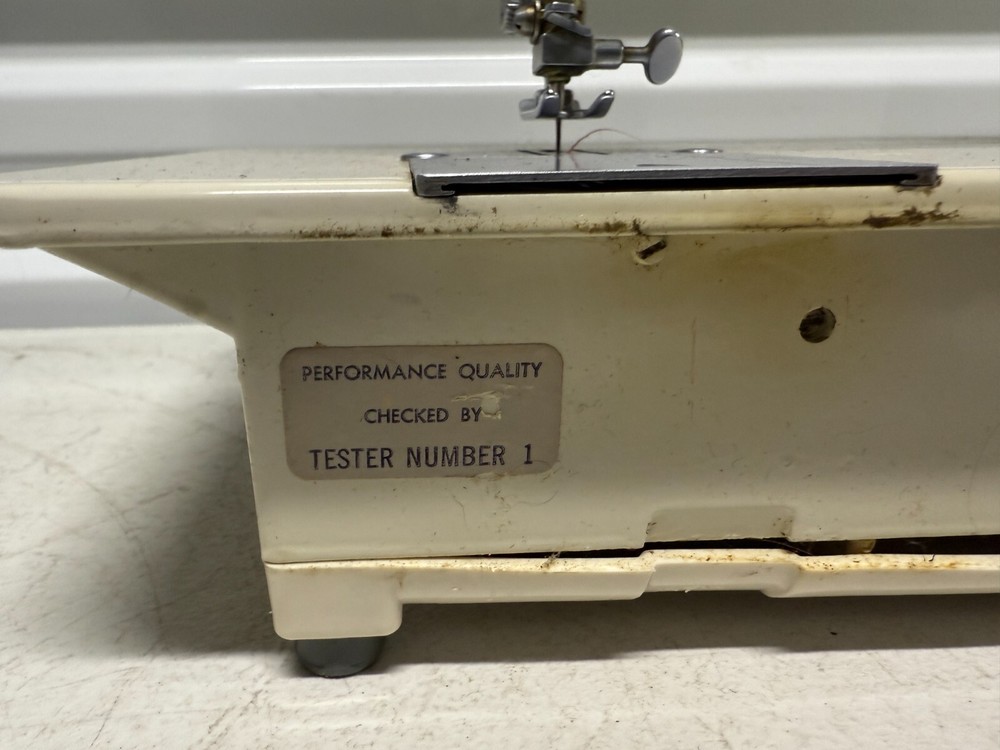 Singer Touch & Sew Special Zig-Zag Model 638 Sewing Machine