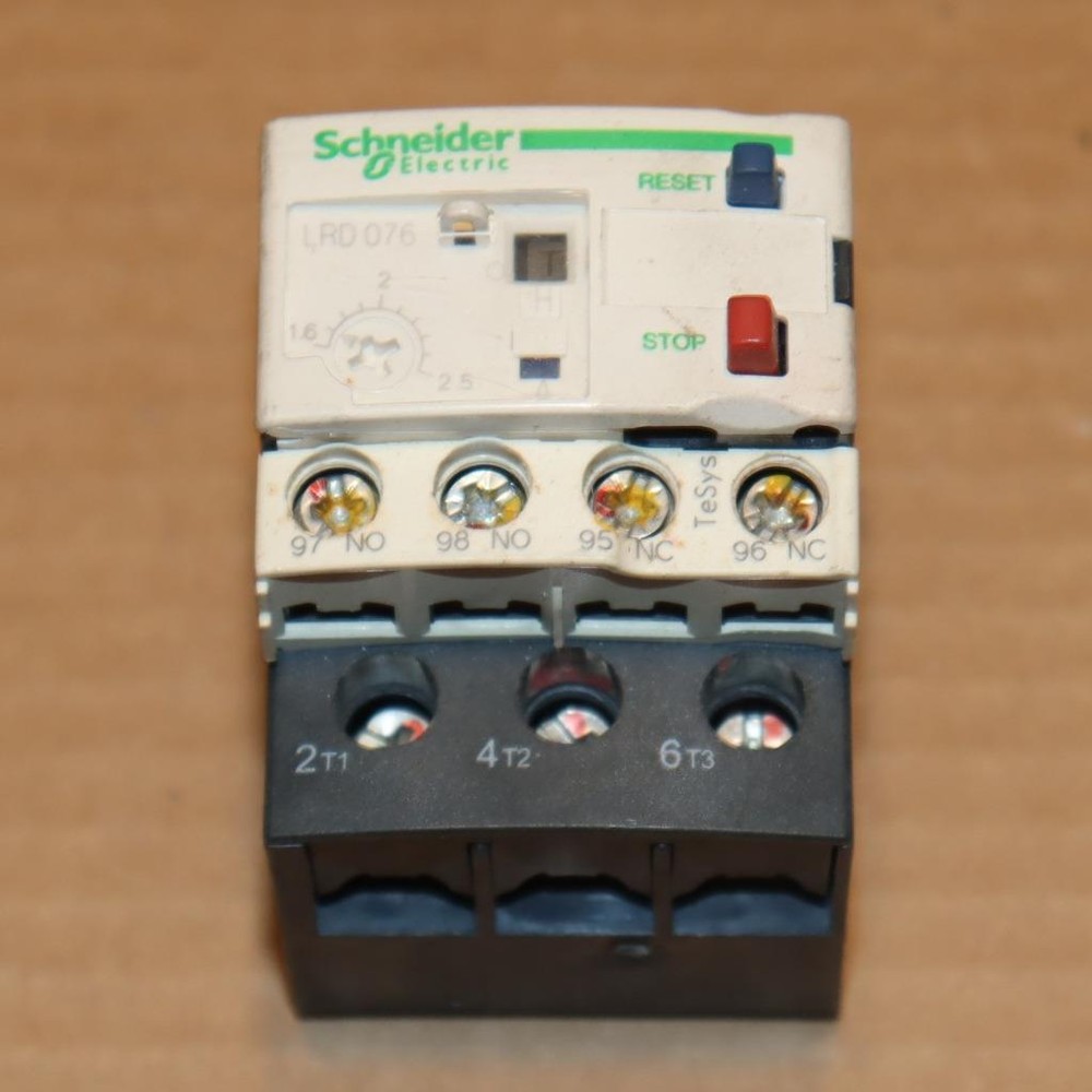 One Schneider Electric Square D LRD076  Overload Relay