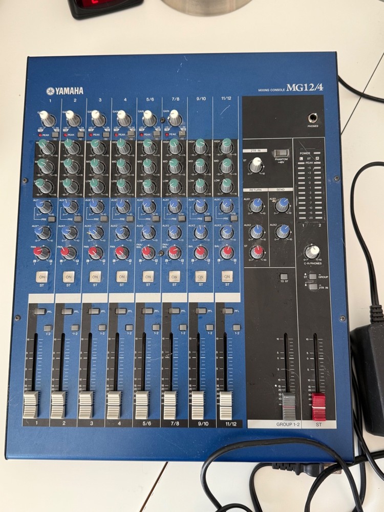 Yamaha MG 12/4 Analog Mixer