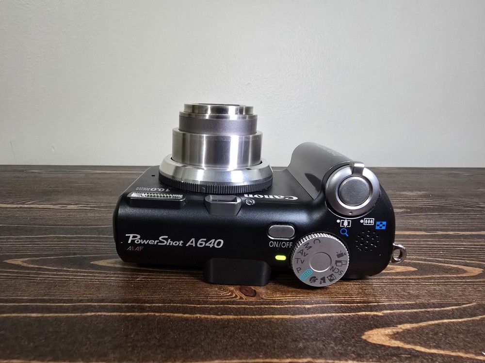 Canon PowerShot A640 10MP Digital Camera Complete Bundle *Tested & Working*