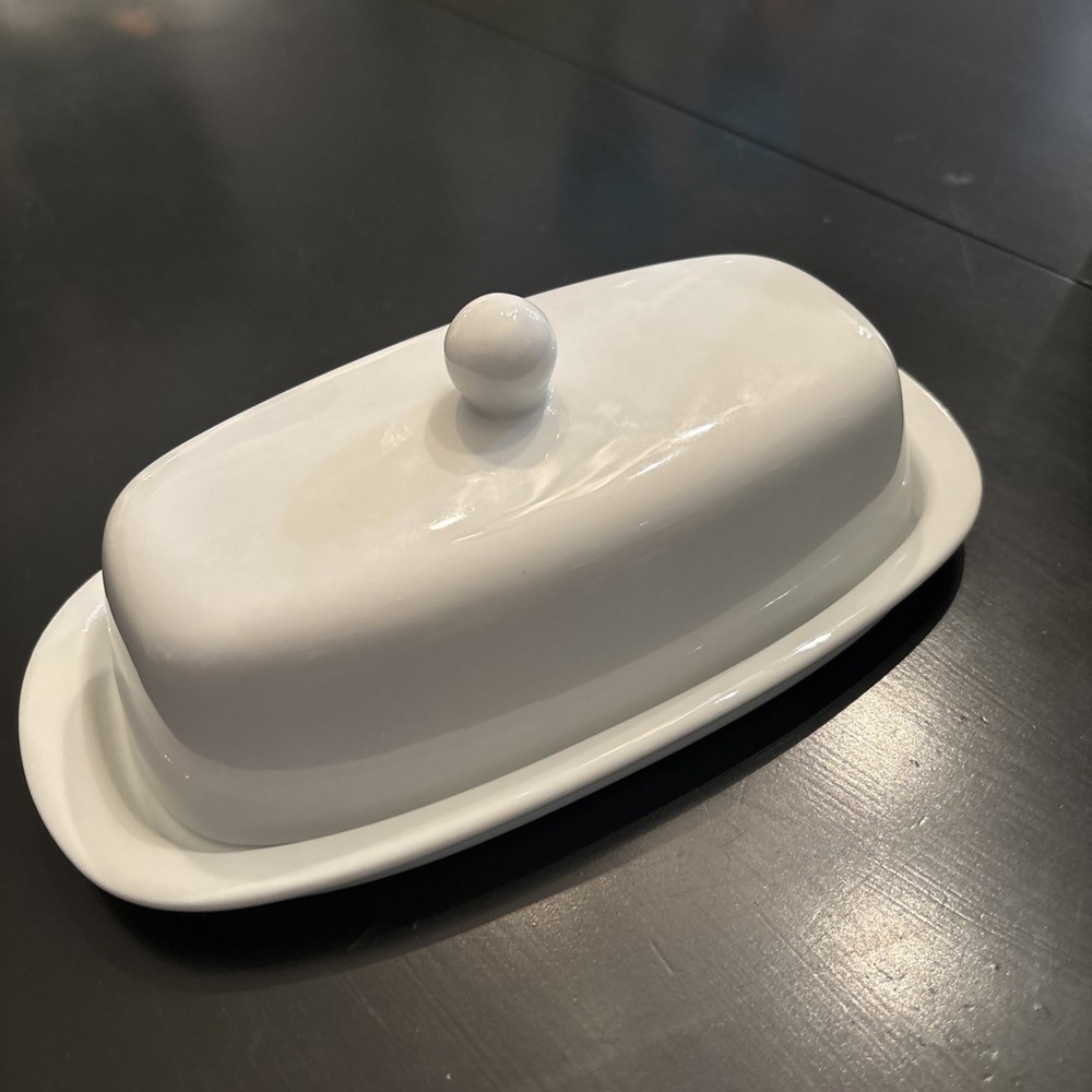 Simple Dining Classic White Covered Butter Dish w/ Knob 4" X 8”