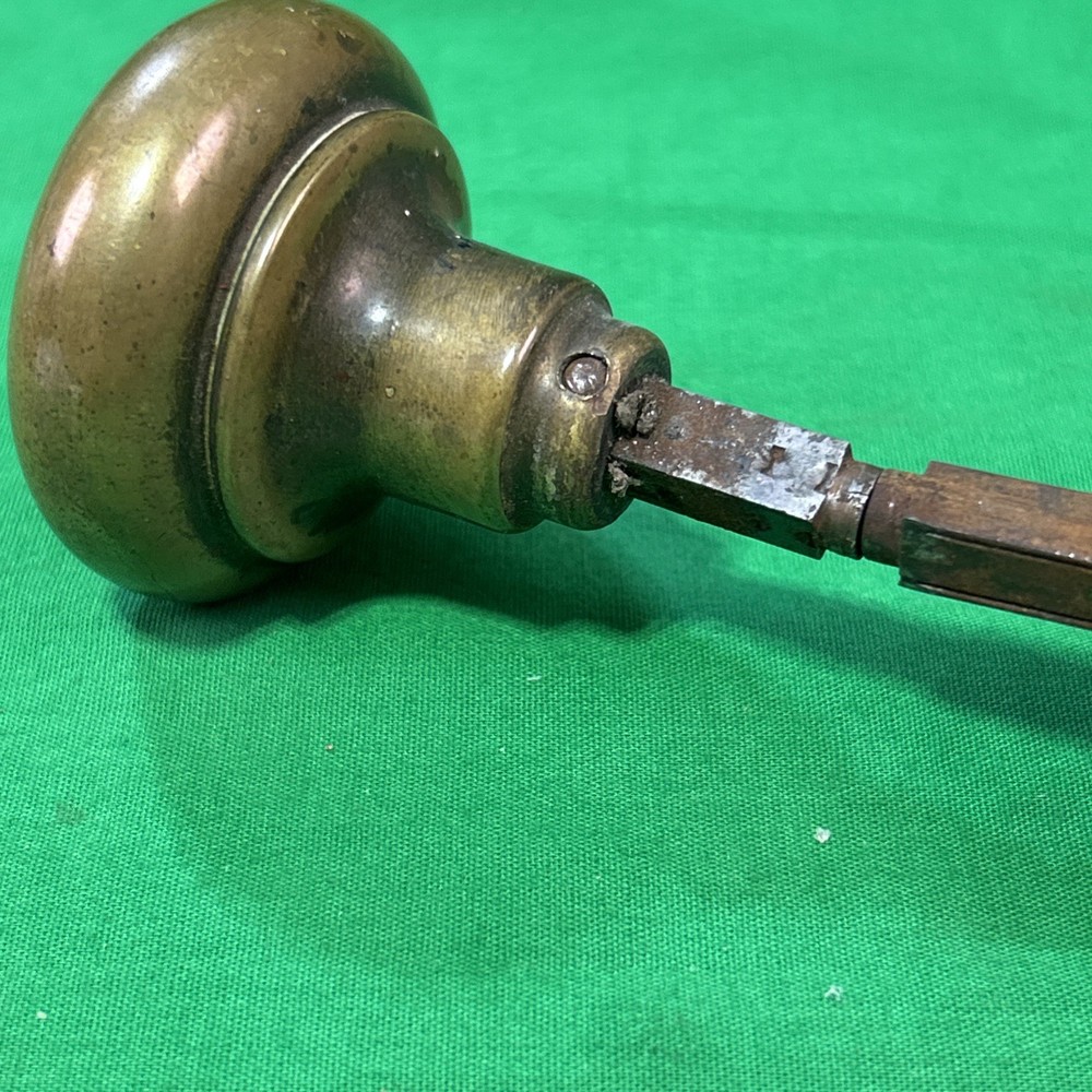 ANTIQUE BRASS DOOR KNOBS & Swivel SPINDLE 2” Knobs