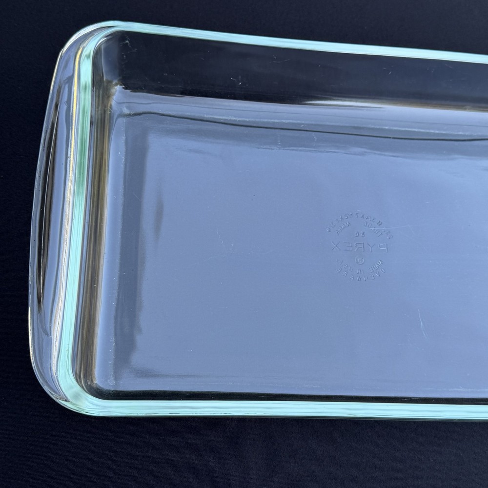 Pyrex Glass Baking Dish Pan 2.2 QT 2L 232 Made In USA Rectangular Clear Handles