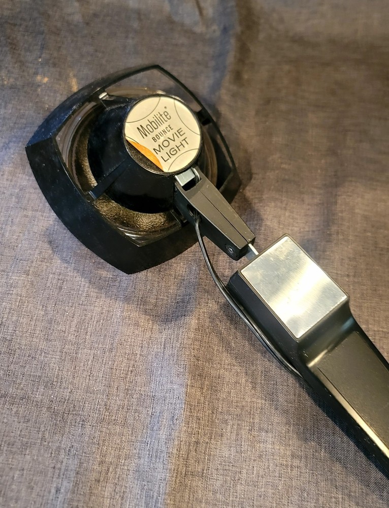 vintage mobilite movie light