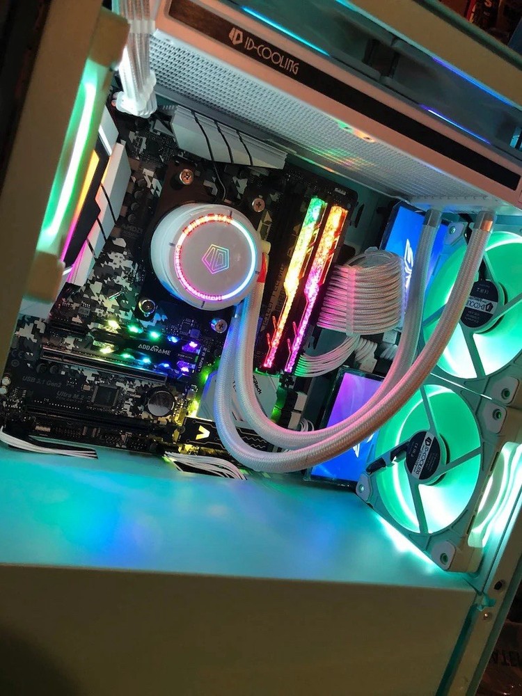 The Essential Michele ® - The Mint Gaming Computer