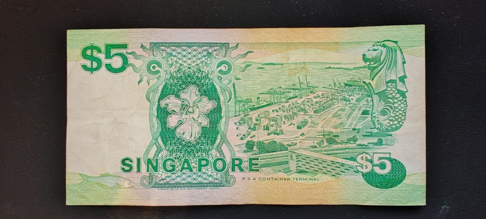 Singapore 5 Dollars 1989 excellent condition