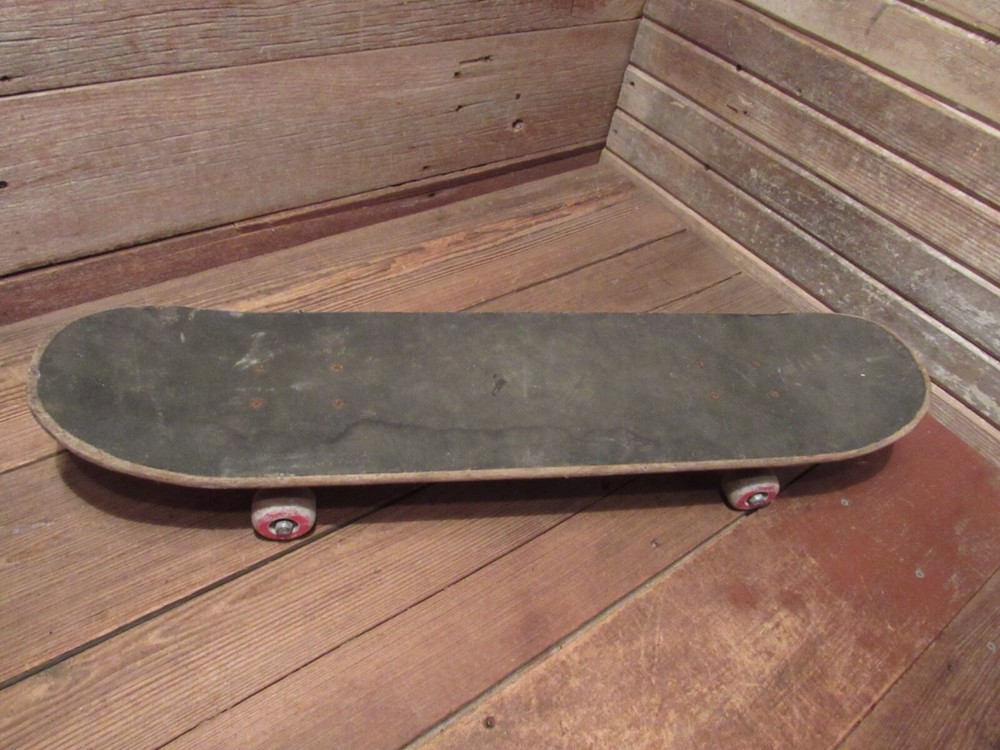 CHANNEL ONE "DOGS" Skateboard Complete