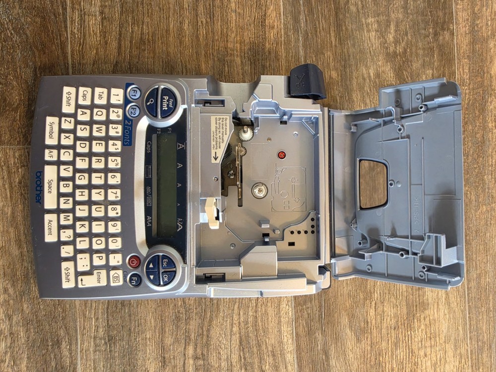 Brother PT-1880 P-Touch Label Maker - TESTED WORKING