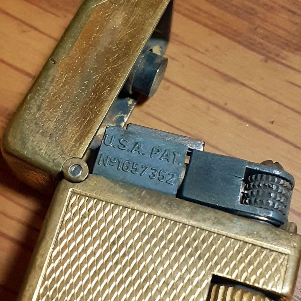 Working Dunhill oil lighter gold without box