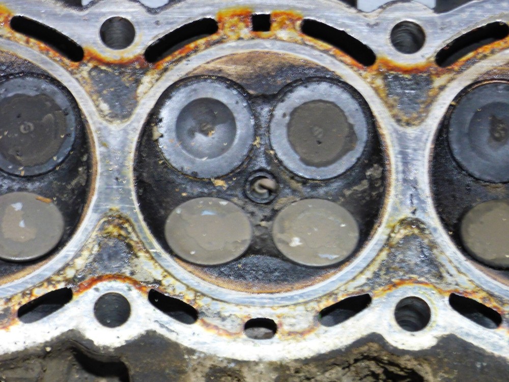 GENUINE TRIUMPH T509 COMPLETE CYLINDER HEAD