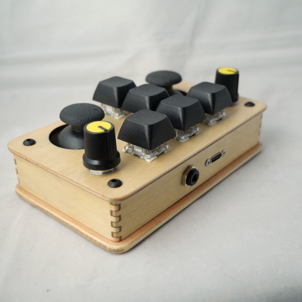 madMidi Wood Enclosed Wireless Midi Controller