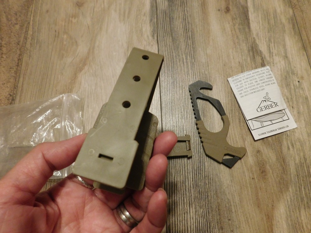 GERBER COYOTE STRAPS CUTTER NEW