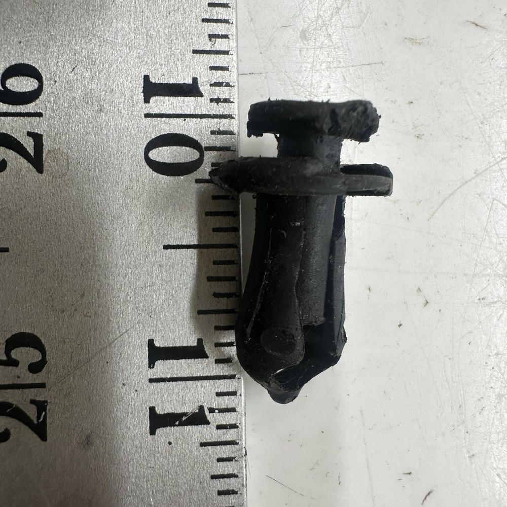 Rivet Tuflok - 2011 POLARIS RUSH PRO-R