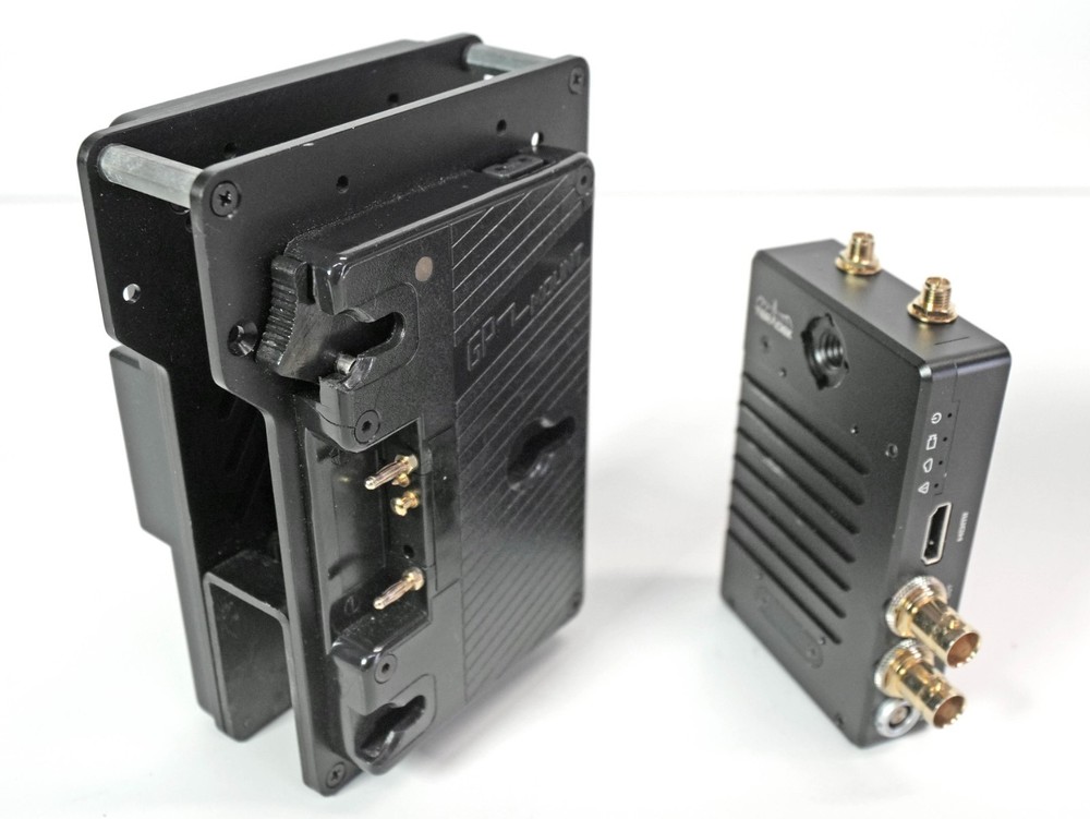 TERADEK BOLT 500XT WIRELESS VIDEO TRANSMITTER AND RECEIVER AND EXTRAS