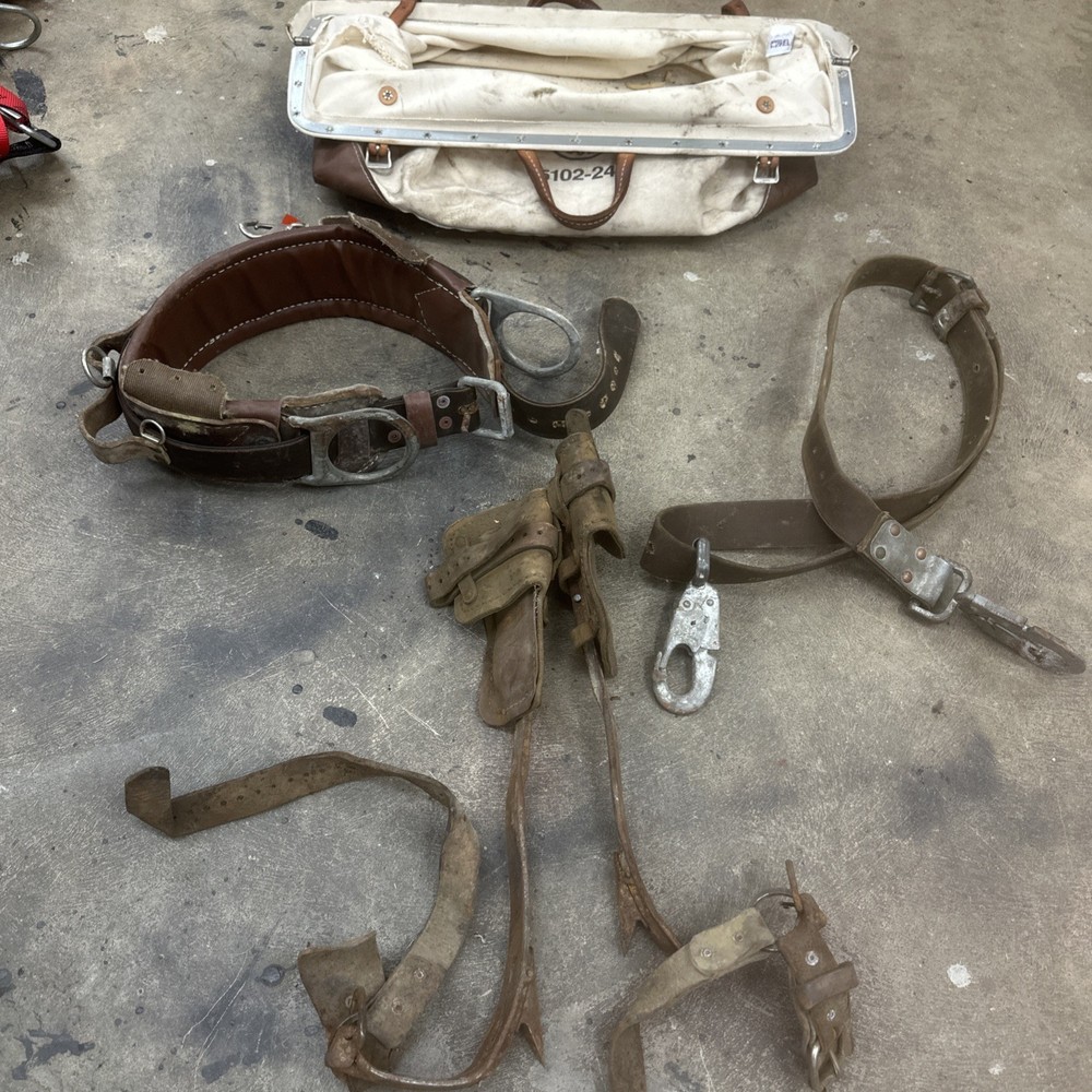Buckingham Pole Climbing Gear Set!! Includes Spikes / Safety strap / Bag