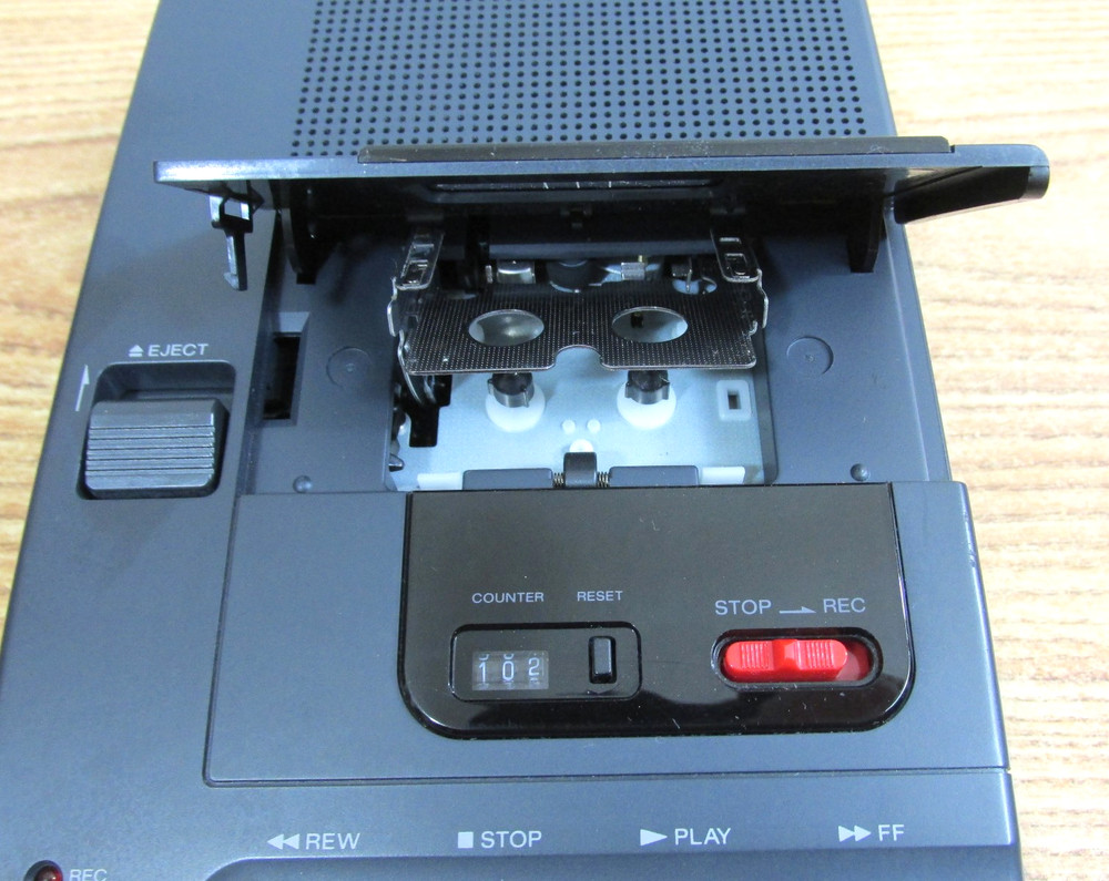 Sony Microcassette Transcriber M-2000 FOR PARTS