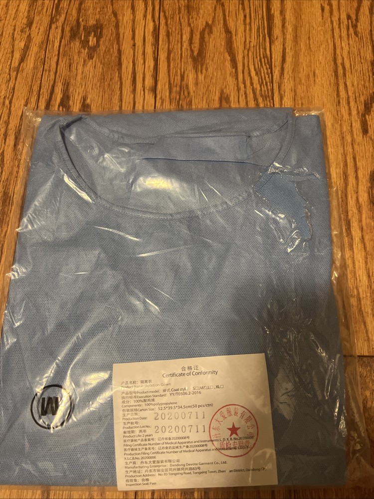 disposable isolation gown Size M