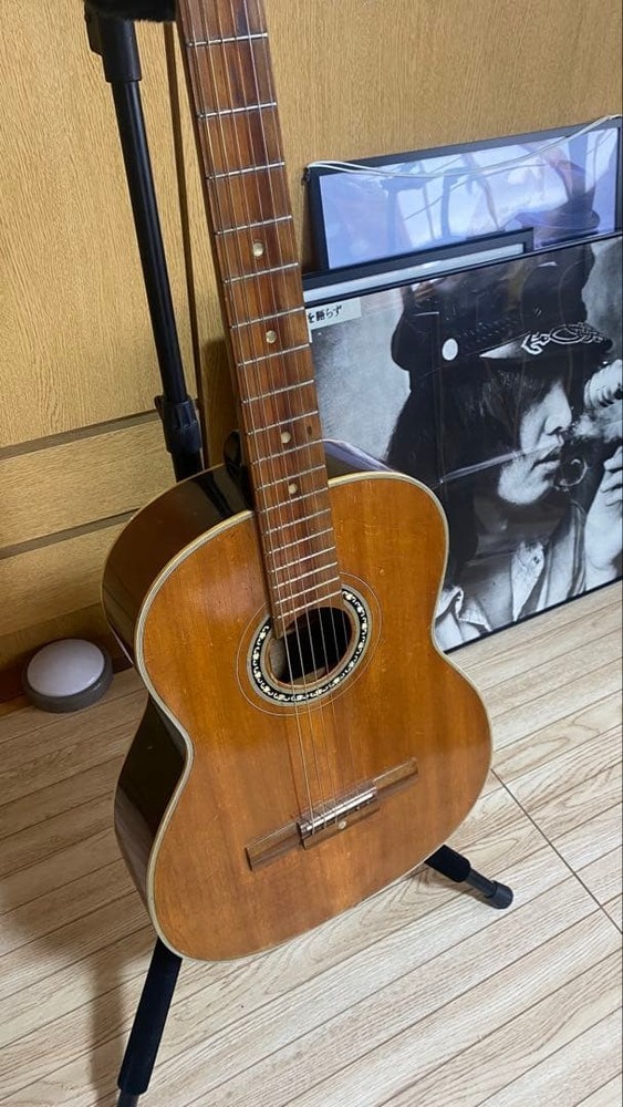 YAMAHA Dynamica acoustic guitar