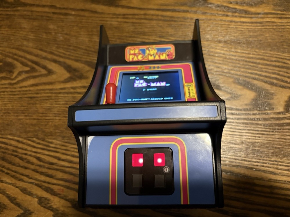 Retro Ms Pac-Man Arcade Game Mini 7”