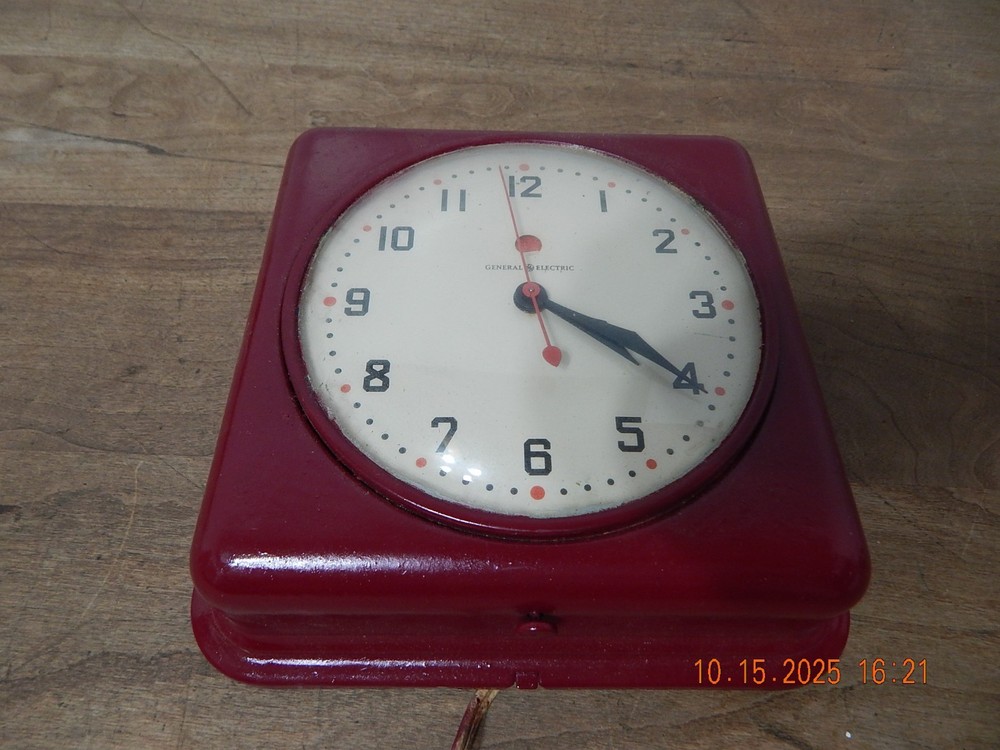 Vintage MCM General Electric Kitchen Wall Clock Model RED