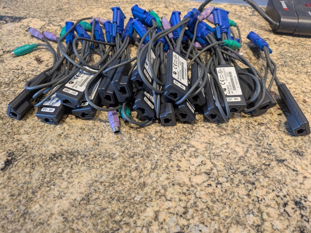 LOT 16 Avocent DSRIQ-PS2 Server Interface Module 520-255-004