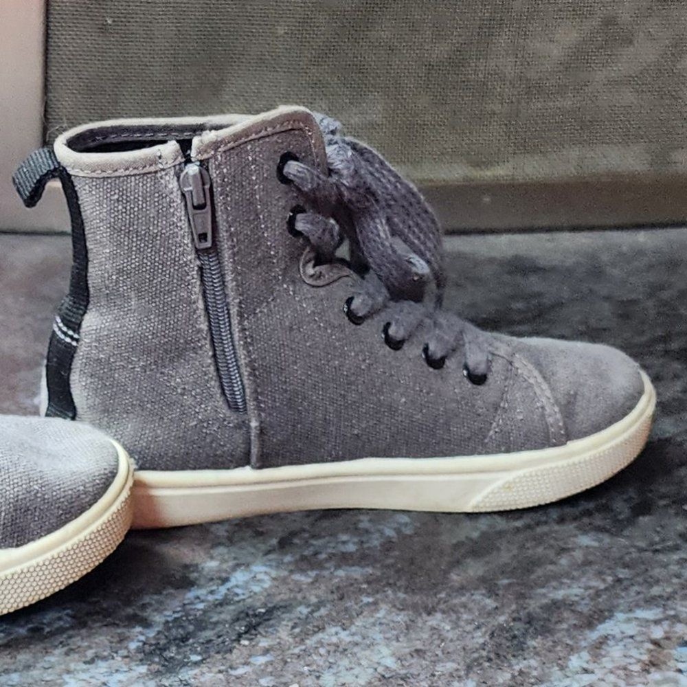 Cat & Jack Gray Canvas High-Top Sneakers Size 13