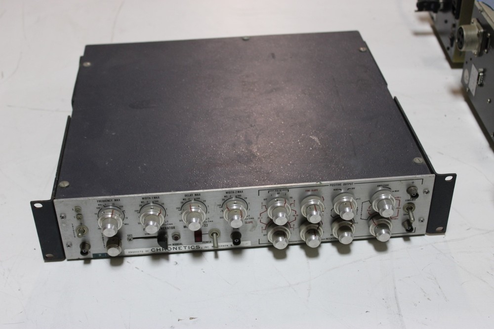 Chronetics PG-32  Pulse Generator