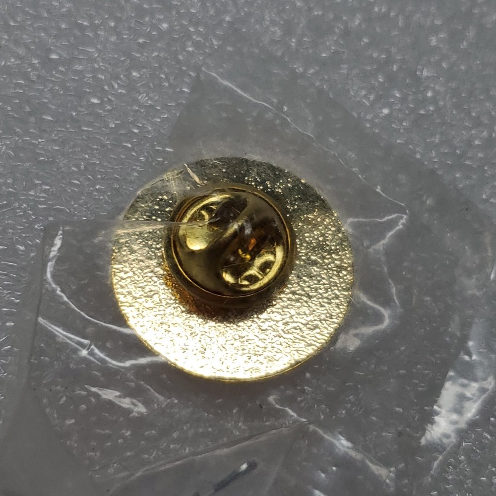 McDonald's Commitment to Cleanliness QSC Employee Pin Gold Tone