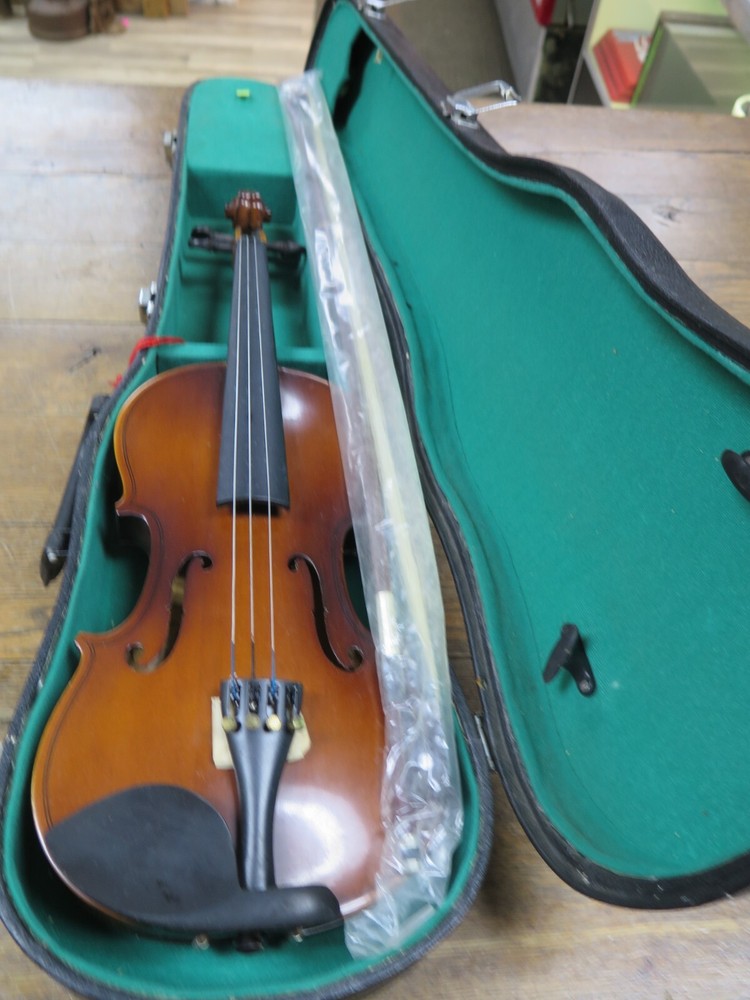 Violin autonius VN-150 3/4 with hard case