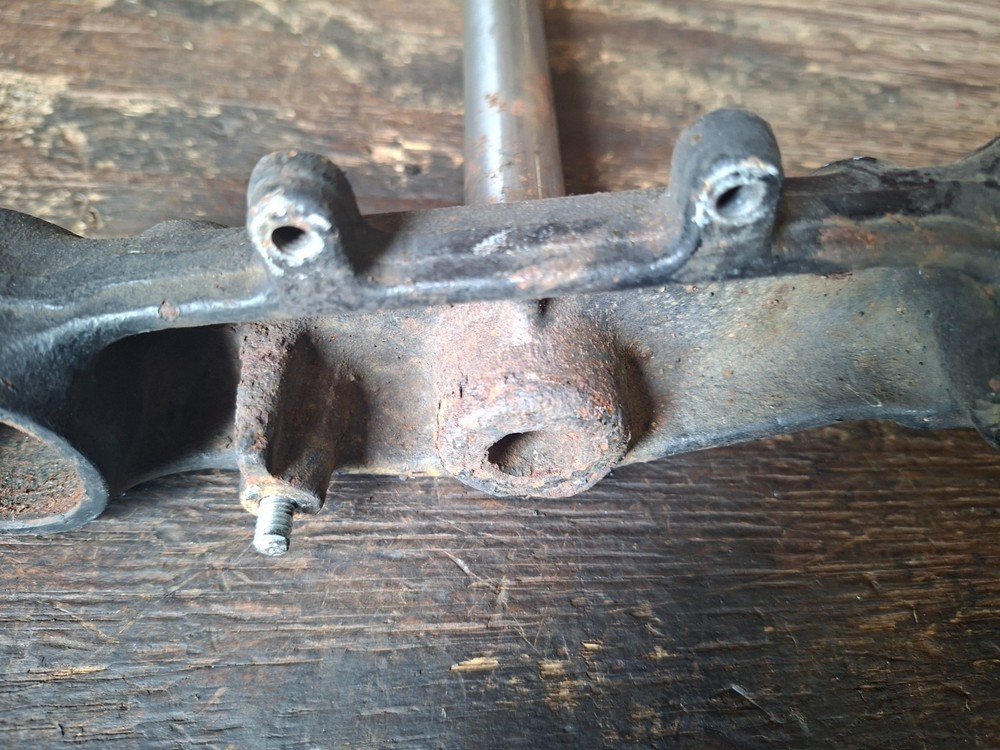 Honda SLR 650 - Bottom Lower Fork Yoke Mount Bracket Stem Clamp