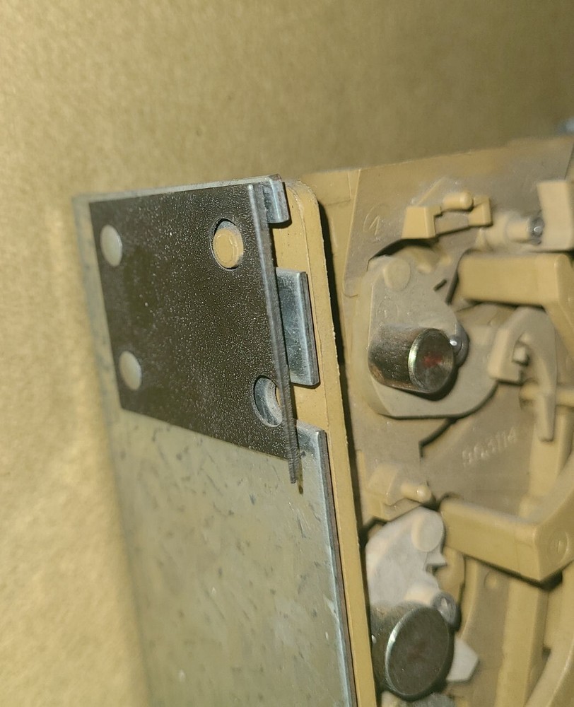 Coinco coin acceptor with jukebox bracket - untested