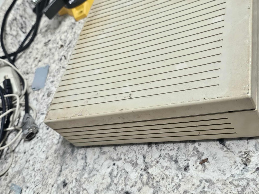 Vintage Apple 20SC External Hard Drive For Macintosh Computer Powers Up M2604