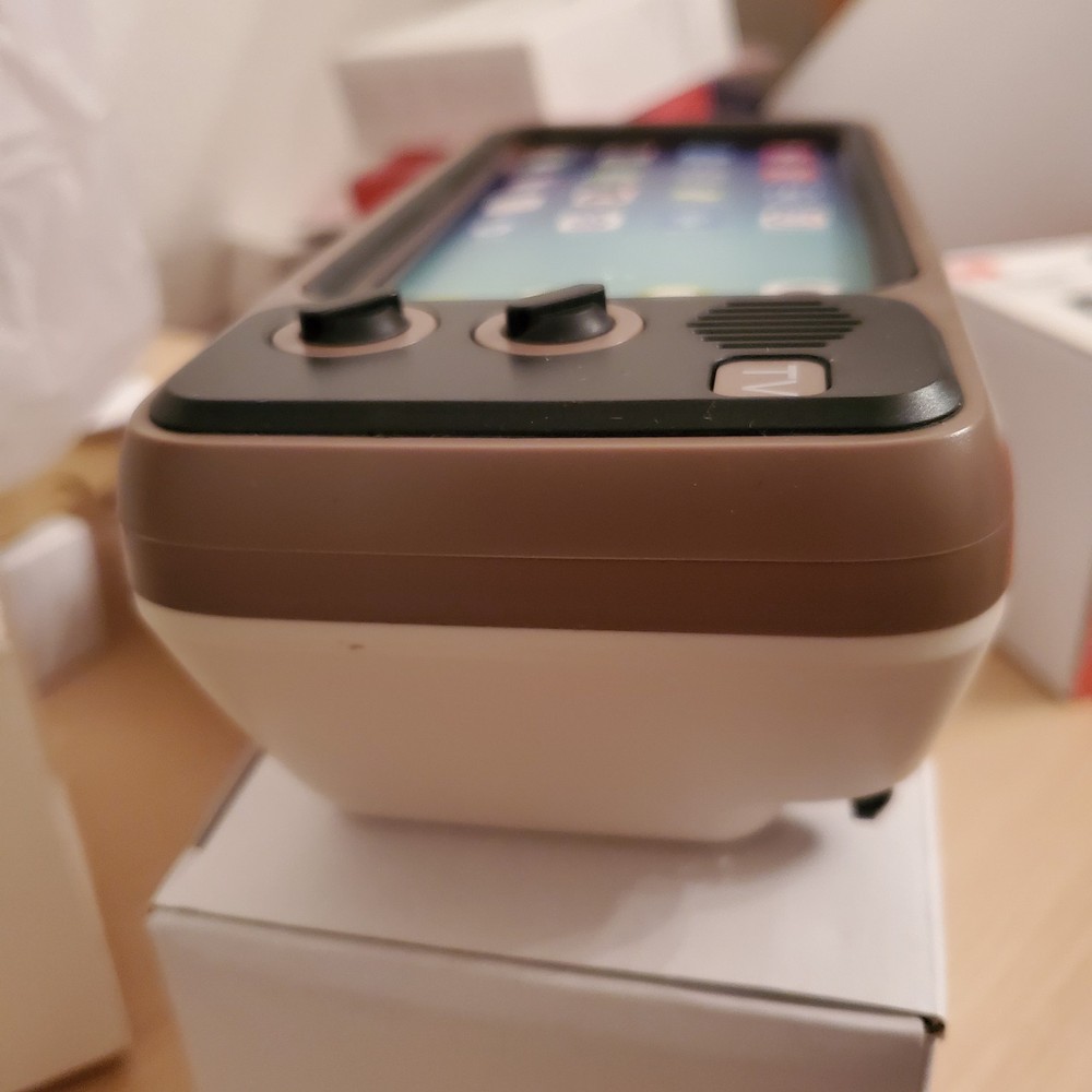 New Never Used Peterhot Mobile TV Wireless Speaker PTH800 Bluetooth