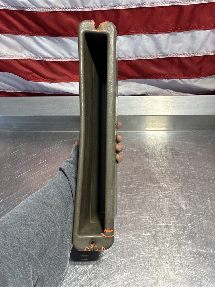 1992 Peterbilt 379 Storage Box Cab *cracks Photographed