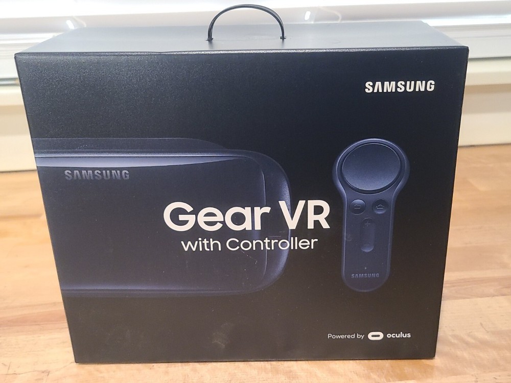New Samsung Gear VR SM-R324 With Controller - Complete - Powered by oculus