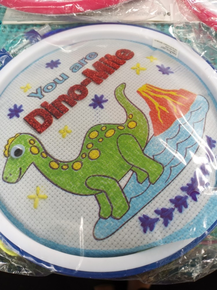 KIDS EMBROIDERY KITS UNICORN & DINOSAUR