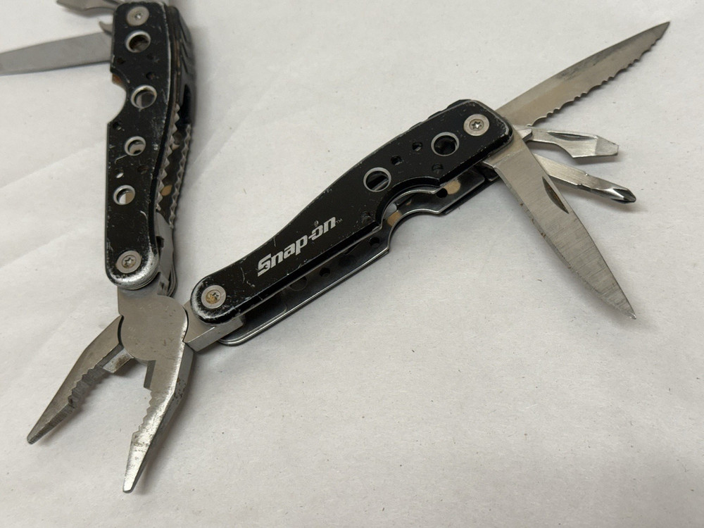 Snap-On Multi-Tool Knife Screwdriver File Saw Pliers