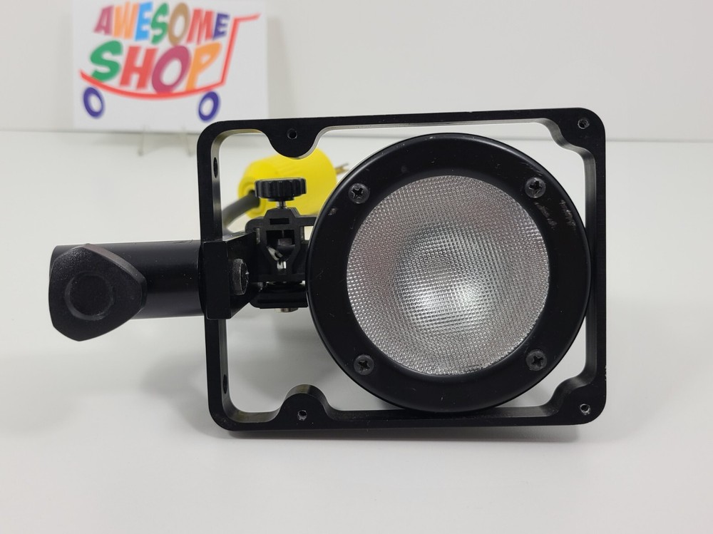 Lowel Pro-light Focus Flood Light - Comes with Chimera Mount Bracket