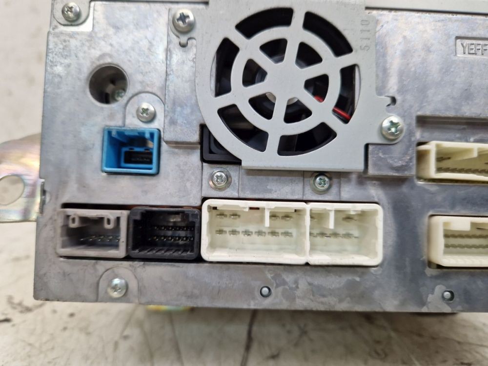 Radio/Navigation System Combination CD DvD Multimedia *CODE not available.