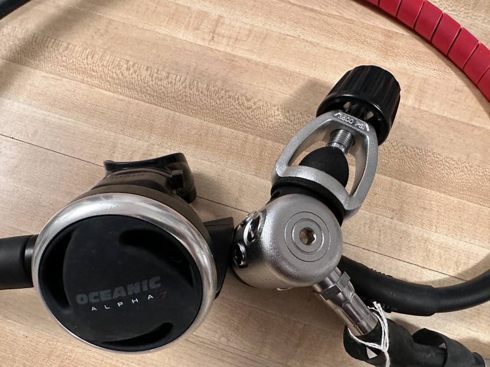 Oceanic Alpha 7 Scuba Regulator