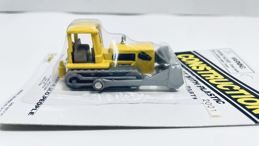 Boley #2001 Bulldozer with Canopy HO Scale