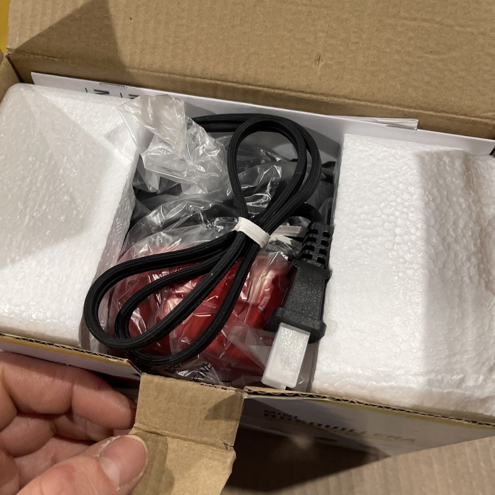 Bella Mini Donut Maker - 3 Mini Donuts (NIB)