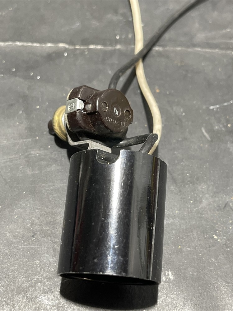 leviton phenolic socket with side mounted on-off push switch