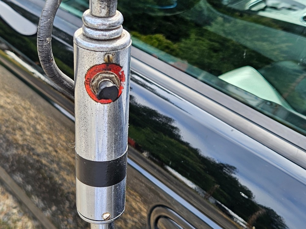 RCA MI-6206-E Microphone w/ Atlas Stand