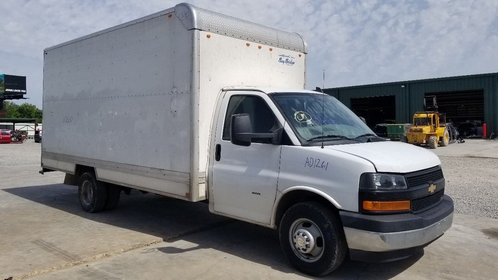 23 CHEVY EXPRESS 3500 REAR VIEW CAMERA