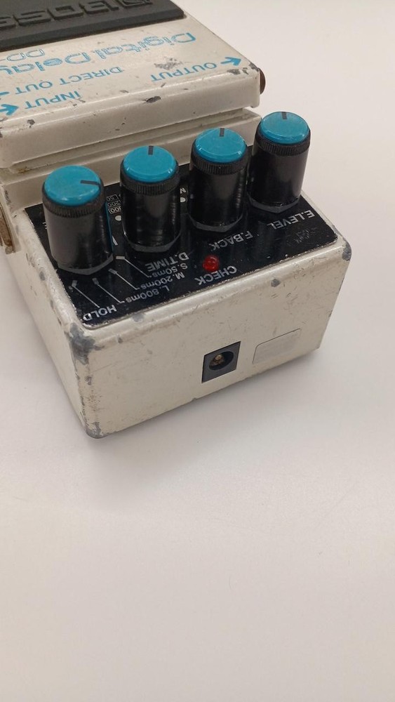 BOSS DD-3 Digital Delay Guitar Effects Pedal – Classic Compact Delay Effector-JP